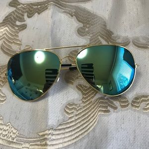 New Arrivals ❗️Mirrored aviator sunglasses